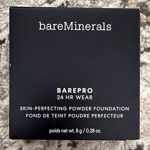 bareMinerals BAREPRO 24 HR Wear Foundation in medium 30 neutral